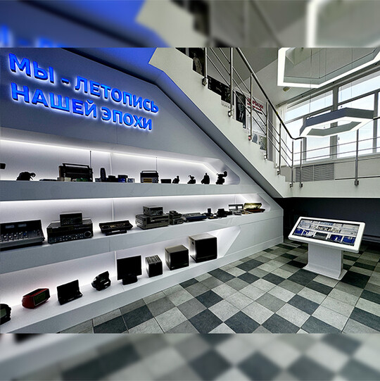 Сенсорный киоск-стол Перфекто для медиа компании